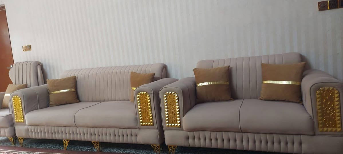 السلام عليكم عندي تخم حطاطة ١٢ مقعد صار ٤ اشهر من سويتة بمليون و٢٠٠ رايدتة ب٩٥٠ نهايته ب٧٥٠ للاستفسار على هذا الرقم ***********
