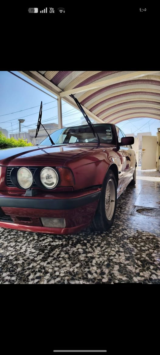 سلام عليكم بيم موديل ٩٢ مسكر  حجم 525 كير اوتو تبريد ثلج مكان *********** منضومه  غاز السيارة بسمي السيارة بيهه خيط تبخير بغداد سعر 63 وبيه مجال
