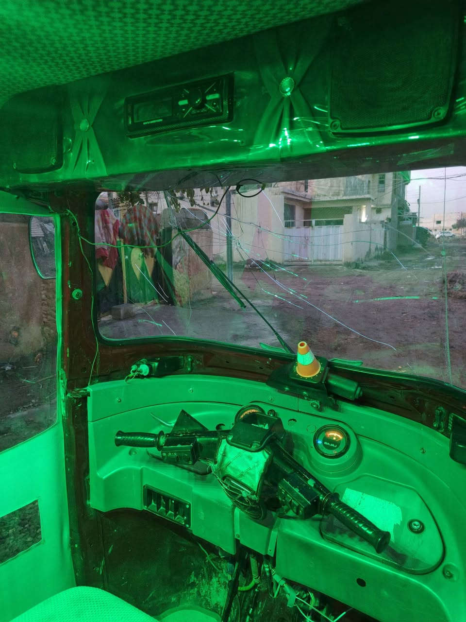 تكتك  18للبيع جاهزه كبل لل شارع محرك خير من الله لا تنقص لا تخبير خرسه تخم تاير تكتك كامله
رقم سنويه تحويل ثاني يوم
سعرهه 4700وبيهه مجال
***********
