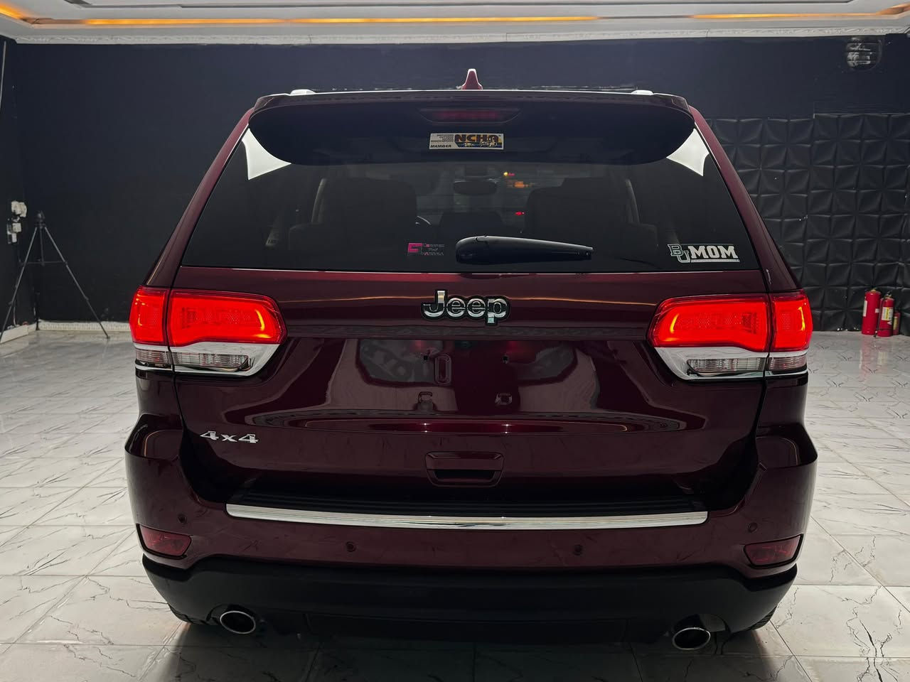 السلام عليكم ورحمة الله..

للبيع جيب لمتدد( بلص) فول لون ماروني

((خليجي))

رقم بغداد

ماشيه  ٨٠ m

الموديل :2018

المحرك : V6.  3.6L  

المواصفات : 

* نظام تحذير عند تجاوز السرعة المحددة. 

* المرايا الجانبية قابلة للطي كهربائيا. 

* سقف بانوراما . 

*ثلاثه شاشات داخليه 

* شاشه كبيرة 

* نظام الخرائط (GPS) .

* كاميرا.

* المصابيح الأمامية زنون LEB

* دخول ذكي. 

* بصمة 

* تشغيل عن بعد .

* الصندوق الخلفيي كهربائي . .

* ذاكرة لحفظ وضعيات الجلوس للسائق. 

* المقعد الأمامي كهربائي.

* المقاعد الأمامية  تبريد وتدفئة .

* المقاعد الخلفية تدفئة . 

* حساسات امامية. 

    *حساسات خلفيه.

* محدد سرعة . 

 *بعد بيه مواصفات ممذكوره

السعر 235$ وبيها مجال 

للاستفسار ***********

مكان السياره كربلاء
