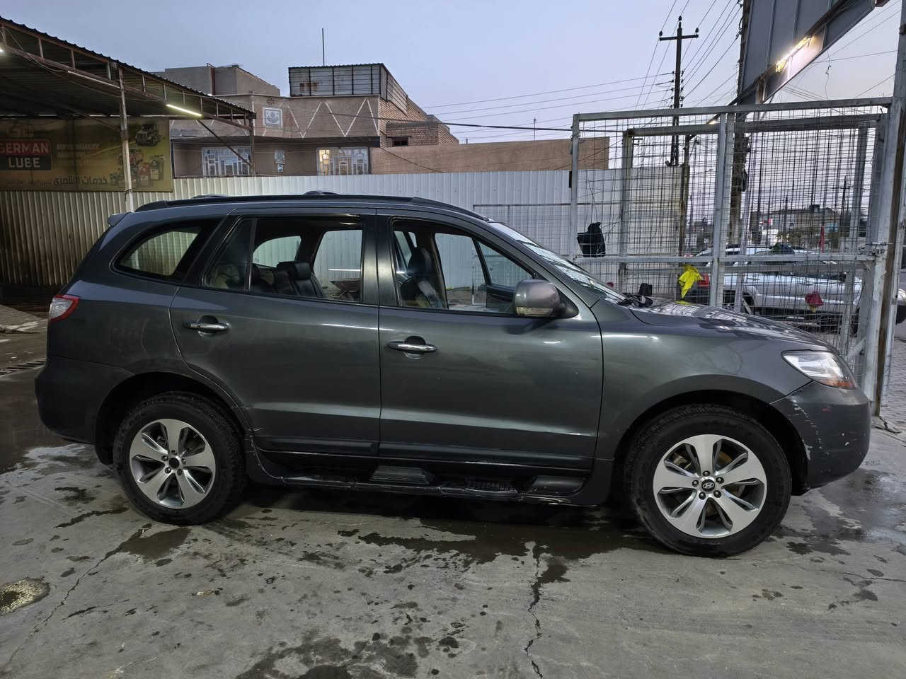 السلام عليكم سنتافيا  رقم بغداد خليجي موديل 2008
فول موصافات عدى البصمة 
سبعة راكب   ثلاث قطع تبريد 
فتحه سقف تحكم اتسيرن جهتين 
شاشة اندرويد كامرة خلفية
تخم تاير جديد 
صدر جديد 
عدسات خاصة متغيرة الالوان استيراد خاص  
سيرفس منضومة البانزين جديد قبل 4 ايام سويته
منضومة غاز بيه شد كومي بالدورة يعني 
تنسى البانزين والدوانز بالصيف 
سنوية باسمي تحويل مباشر 
مكاني بغداد حي اور 
***********
