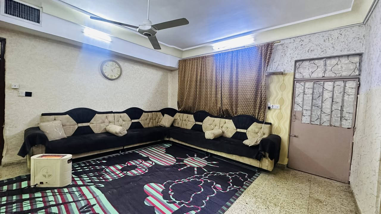 #عروض_مكتب_دعاء_الخير_للعقارات 🏡

للبيع بيت 

بحي الميثاق 

مساحة 300 متر واجهة 15 متر 

طابقين قريب ع شارع العام 

خمس غرف نوم غرفة سويت 

هول وستقبال غرفة طعام 

مطبخ ومخزن 

صحيات بطابقين 

// للأستفسار  

الاتصال 📞

***********

***********

***********

***********
