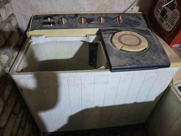 // تصفية المحل //
أغلفة غسالات نضيفات مابيهن كسرر بس بيهن ترااب .
حجم كبير وحجم وسط وصغير عوزهن بس مواطير .
الأسعار موجودة بل صور ..
مكاني الرميثه مقابيل بيت المحافظ 
*********** واتساب 
((  غراض مستعمله للبيع خل يراسلني ويدزلي الصوره والسعر يكون مناسب ))
