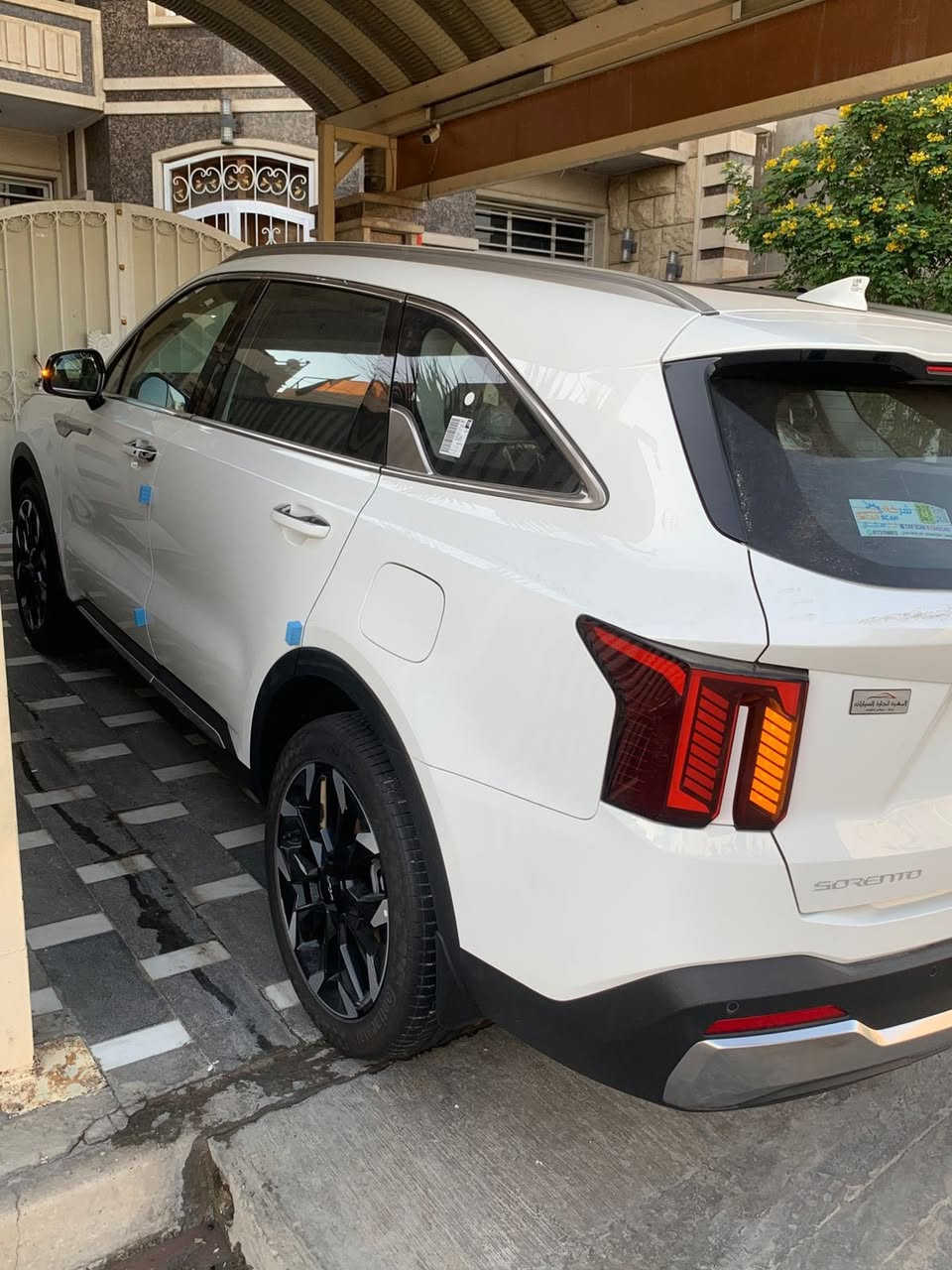 🚘 كيا سورينتو 2024 بنرامه داتشو 
KIA SOREN2024 🚘

📃 اليكم المواصفات👇🏻

🚘 خليجي  
🚘 موديل2024
🚘 حجم المحرك V6 3.5L 
🚘 مرتبط بناقل حركة أوتو 8 نمر
🚘 يبلغ عزم الدوران 331 نيوتن / متر 
🚘 بقوة 268 حصان 
🚘 داتا شو 
🚘 رادار
🚘 مفتاح التشغيل بصمة 
🚘 تشغيل عن بعد 
🚘 فتح الصندوق كهرباء 
🚘 دفع ثنائي FWD
🚘 اريل نفكيتر 
🚘 حساسات أمامية 
🚘 حساسات خلفية 
🚘 لايت زينون + LED 
🚘 كشافات 
🚘 بك لايت LED 
🚘 دخول بصمة ذكي 
🚘 حجم الاطار 255/45R20 
🚘 اشارة في المرايا الجانبية 
🚘 المرايا قابلة للطي كهرباء 
🚘 ماسحة خلفية 
🚘عدد AIR BAG 2
🚘 كير ماوس 
🚘 هاند بريك كهرباء 
🚘 ا ABS 
🚘 دشبول شاشة ديجيتال 
🚘 شاشة Apple Car play 
🚘 كاميرا دوارة
🚘 الانارة الداخلية LED 
🚘 مقود جلد حياكة  
🚘 شفتات مقود 
🚘 مثبت السرعة Cruise 
🚘 المودات والاوامر الصوتية 
Bluetooth 🚘
🚘 شاحن هاتف Wireless 
🚘 مخرج منفذ الطاقة 
🚘 فحص نظام السيارة 
🚘 انارة داخلية LED محيطية 
🚘 تتسع المقصورة ل 7 ركاب
🚘 المقاعد مخمل لون أبيض 
🚘حركة المقاعد الأمامية كهرباء 
🚘 مثبت مقعد الطفل ISOFIX 
🚘 تبريد شاشة لمس مناخين منفصلين 
🚘 3 قطع تبريد 
🚘 أوضاع القيادة Drive Mode 
🚘 أوتو هولد Auto Hold 
🚘 نظام مانع الانزلاق 
🚘 نظام نزول المنحدرات 
🚘 بردات أبواب خلفية 
🚘 تطعيم الدواخل ألمنيوم 

📐 أبعاد ومقاسات السيارة📐
📏 الطول   478  cm     
📏 العرض  189  cm
📏 الارتفاع  167  cm

السعر 320 مجال بصيط

للاستفسار ع الرقم ***********
