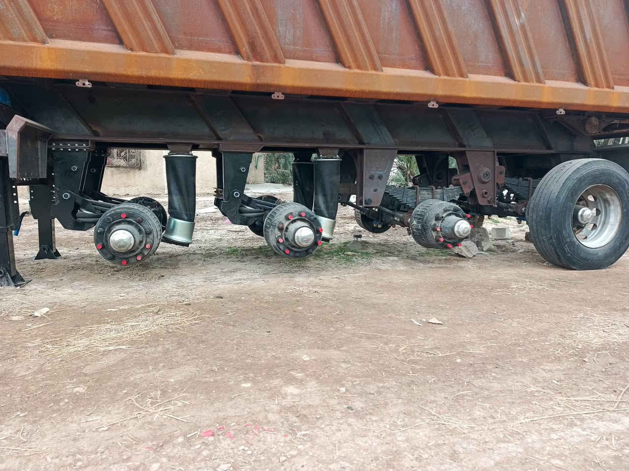 السلام عليكم عربانه للبيع ماك نيسان حداده عبدالله المعيدي بغداد السياحي عربانه هسه طالعه من الحداد كاعيه 8ملم والصفاح ابو6دناكير16واي استفسار صاحب العربانه ‭0771 424 8859‬.
