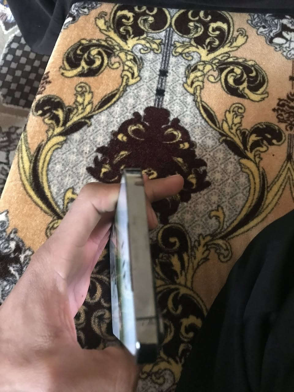 السلام عليكم ايفون ١٣برو ماكس  ما مفتوح بطاريه ٩٣ ذاكره ٢٥٦ رايده ب٧٨٠ وبيه مجال حيل نضيف ***********
