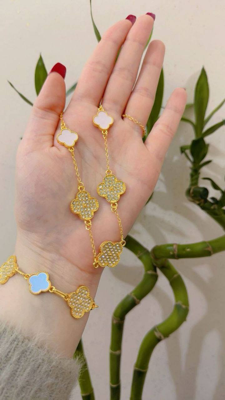 سيت طقم سوار +قلادة ✨.


**إذا كنت صاحب هذا الإعلان وتريد حذفه لأي سبب، رجاءا أرسل رسالة إلى الدعم الفني**