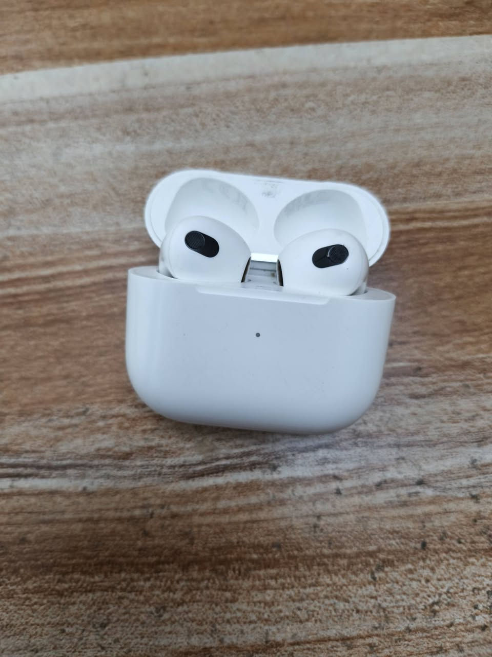 سلام وعليكم سماعه ايربود3 ابل الاصليه
فول نضافه شرط الفحص .مع كامل الملحقات (الشاحنه الاصليه + الكارتونه) 
السعر 135 الف
 لايوجد توصيل
للتواصل ماسنجر


**إذا كنت صاحب هذا الإعلان وتريد حذفه لأي سبب، رجاءا أرسل رسالة إلى الدعم الفني**