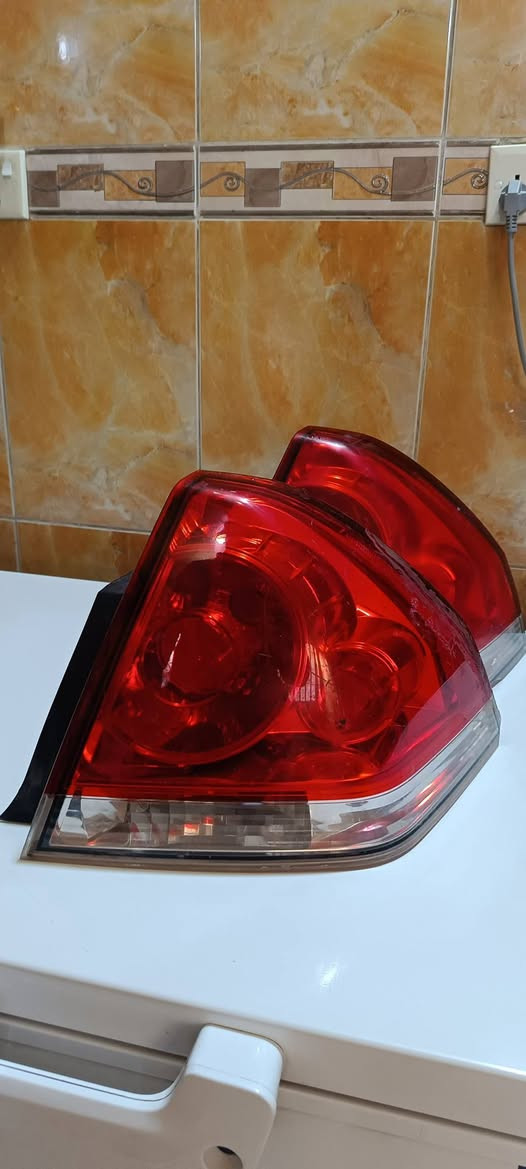 اسلام عليكم شباب بك لايت امبالا اثنينهن يمين سعر الواحد 25  بيهن فطر كلش بسيط والثاني ثلمه فقط مكان بغداد ***********
