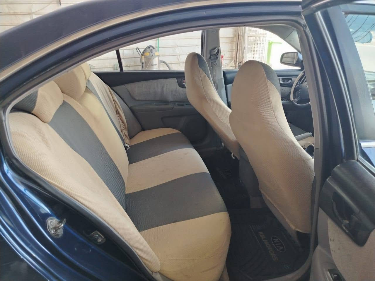 سلام عليكم للبيع كيا اوبتيما
موديل 2006

وارد امريكي

محرك 2700 V6

تبريد جيد

رقم بابل انكليزي بأسمي  تحويل مباشر 

صبغ عام وجارده بدون دواخل 

السعر 75-وبيها مجال 
 
الاستفسار *********** / ***********

 مكان كربلاء
