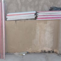 رفوف للبيع السعر 100الف قفل نضيفات وجدد  العنوان بغداد جسر ديالى رقم ا...