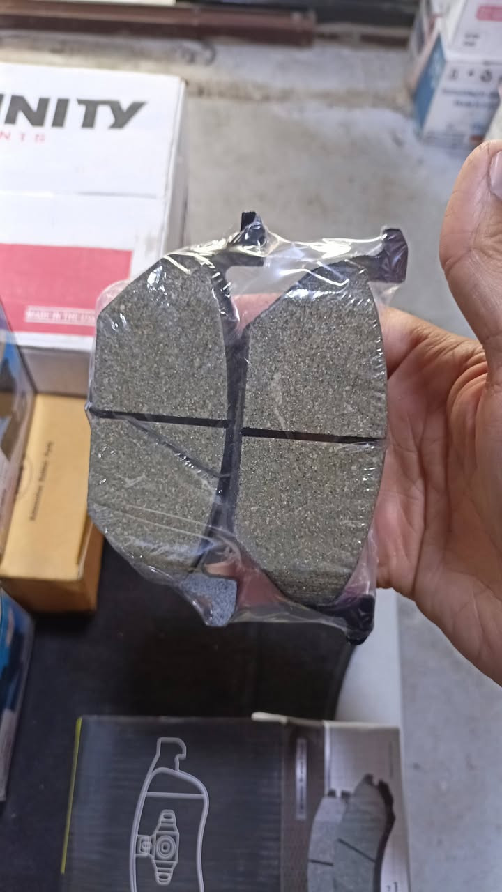 كلار حي صناعي واتساب توصيل موجود ***********
دسكات أمامي ١٦٠٠٠ الف
بلاك بلادي ١٨٠٠٠
بللك بلادي ليزري بلادي ٢٠٠٠٠
دهن٣٠٠٠٠
فلتر شوتة ٦٠٠٠
فلتر بنزين ٥٠٠٠
فلتر تبريد ٥٠٠٠
فلتر براد كيكلار حي صناعي واتساب توصيل موجود ***********ر ٥٠٠٠
فلتر داخل كيس ١٠٠٠٠
بولبرين امامي وخلفي ٣٨٠٠٠
زوج دبل أمامي 68الف 
إشارة دعامية خلفي ١٩٠٠٠
كيس امجي فايف ٧٠٠٠٠
سلف بلادي جديد شركة ٨٠٠٠٠
درام شفت كامل موجود ٨٠٠٠٠الف
