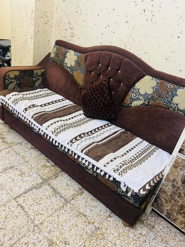للبيع ديوان خشب ثقيل سبب البيع طلع صغير
السعر ٢٢٥للاستفسار الاتصال ***********
