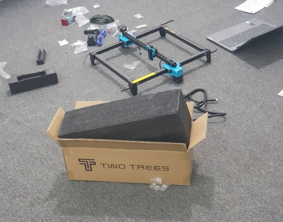 السلام عليكم، أخوان تم إعادة نشر الطابعة ،السبب ماعندي توصيل ل باقي المحافظات مكان الجهاز البصرة وتوصيله بنفس اليوم ومجاني مواصفاتها 👇
TTS PRO Laser Engraver 
TWO TREES 
5.5 W قوة الليزر 

الطابعة جديدة لوك ما مستخدمة فقط كم مرة للتجربة 
مع كامل مُلحقاتها + كرتونها  
سعرها 150 قفل 
ما أعتقد أكو أرخص من هيج سعر


**إذا كنت صاحب هذا الإعلان وتريد حذفه لأي سبب، رجاءا أرسل رسالة إلى الدعم الفني**