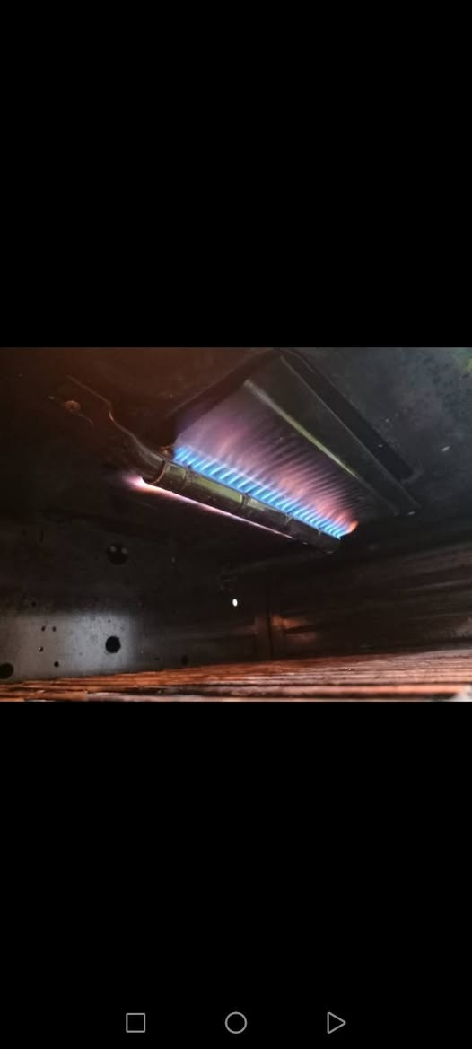 للبيع طباخ يونين اير مصري نضيف خمس مشاعل كلهن شغالات نضيف جدا خالي من اي ضرر سعر 150 عنوان بغداد الشعب حي الجزائر للاستفسار *********** واتساب
