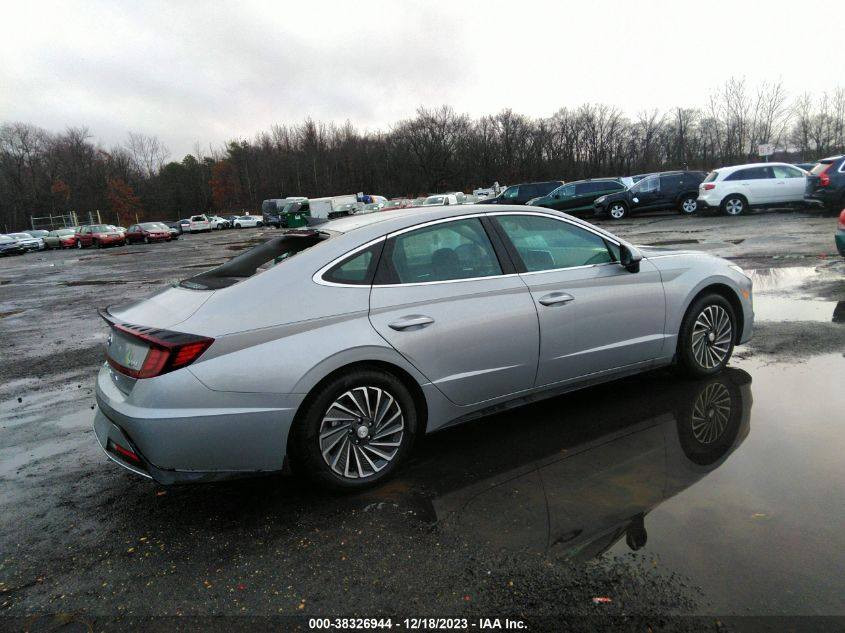 سوناتا هايبرد 2023 ماشية 30
السعر 160
***********
