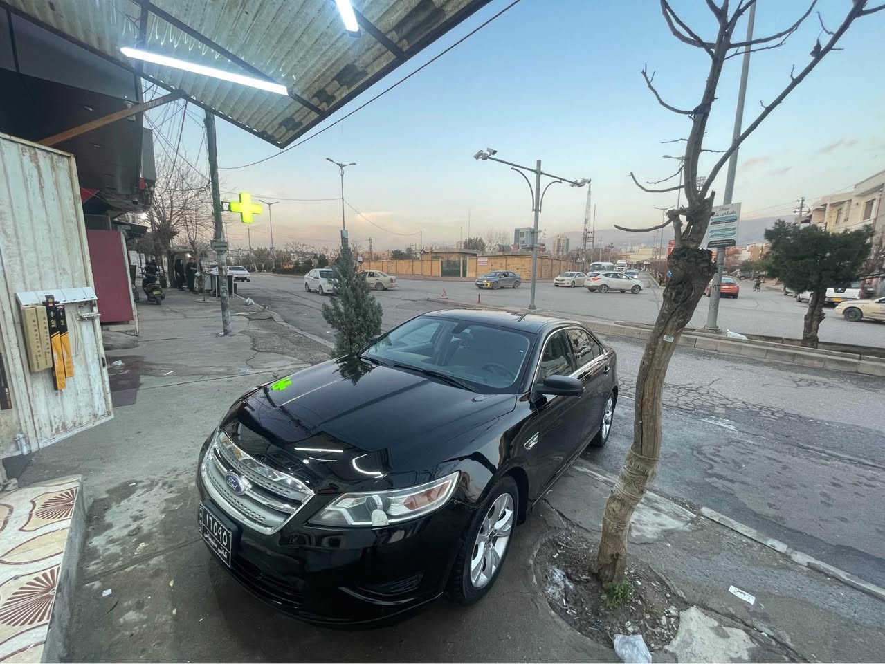 ford taurus 2011
فورد توره س   براوه يه  ٥٥$
كودى بو نه كراوه
ره شى قه ترانه  مه كينه شه ش بستونه
ده عمى نيه بوياخ سه قفو حزام به شه رت
ناوره رده كير اوتوماتيك
جوار جام كاره با اوتو اوينه اوتو دژه فول
ته بريدو گه رمى به شه رت
كيرومه كينه به شه رت *********** السليمانية, العراق
