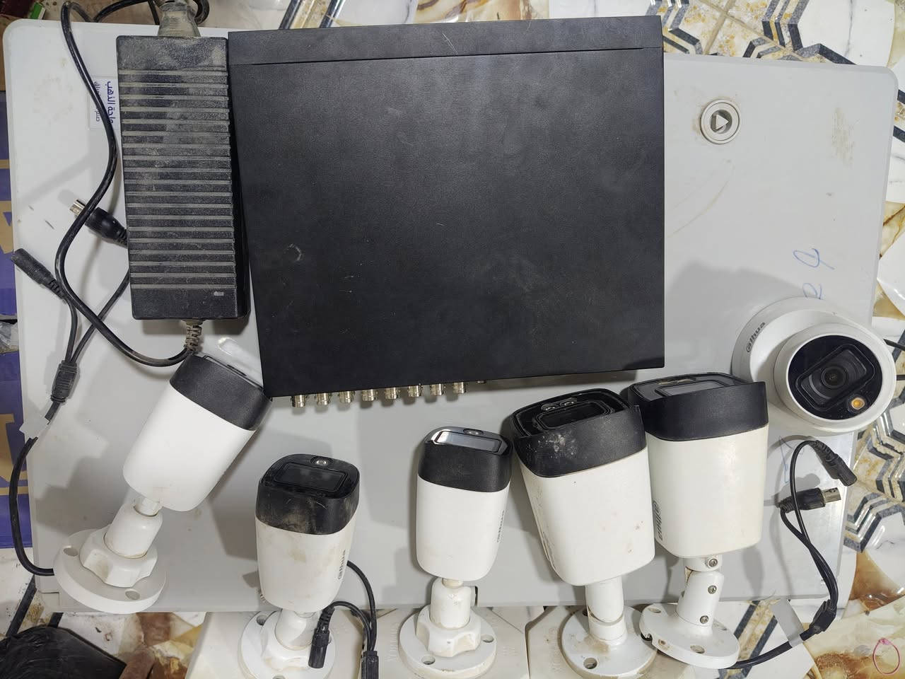 كاميرات دهوا للبيع
جهاز( Dvr ) 5 ميكا 16 خط + هارد 1500 كيكا
كاميرات عدد 6 الكل 5 ميكا
مكتبية 1
حجم كبير 2
حجم صغير عدد 3
بنل بلاستك ثقيل 70×50 

مستعملات قليل 
***********
