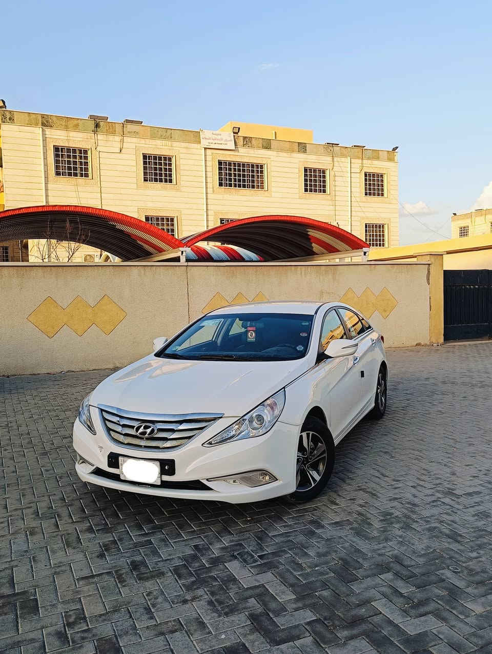 السلام عليكم سوناتا موديل 2012 وارد كوري السياره كفاله من الضربه والكصه ما عدا الصبغ ما ينكفل لان الوارد كوري معروف يجي بي صبغ من كوريا السياره جاهزه من حداديه تبريد تخم تاير كير مكينة كله خير من الله مكينه حجم 2000 خطين محور خط واحد ال بي إي رقم بصره حرف (ر) مرحلة وكامله سنويه لغاية 2026 بنهايته مواصفات السياره تحكمات ستيرن شاشه كامره خلفيه نضام ايكو اقتصادي اواكس حساسات خلفيه تدفئه تبريد امامي خلفي امرايات شفط كشنات جلد يدات ستيل هواي بيه مواصفات معروفة السعر 110 وبيه مجال قليل جدا للشراي العنوان البصرة القبله حي المهندسين رقم الهاتف ***********
