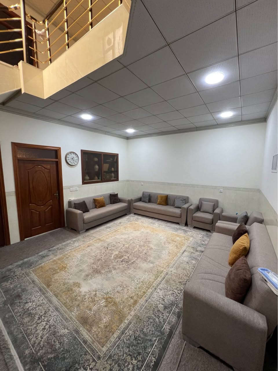 خانووی ٢٠٠م بۆ فرۆشتن 
گەرەکی مامۆستایان نزیک دووسایدی نیو ستی
دوو نهۆم 
١ ژووری میوان 
١ مەتبەخ سارد 
١ مەتبەخ گەرم
٦ ژووری نوستن 
٢ هۆل
٣ دەستشۆر توالێت
نرخ148,000$-
چواردە دەفتەرو هەشتا وەرەقە

محمد/عقارات جامانە
*********** أربيل, العراق
