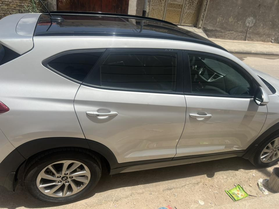 1. السلام عليكم توسان 2017 وارد مكينه2400
2. تبريد قطعتين
3. بنو راما
4. اشاير بالمري
5. شاحن موبايل وياير ليست
6. دفع رباعي
7. حساسات
8. فتحه
9. لايت زنون
10. رقم بغداد مشروع وطني السنويه بأسمي نفاذ 2027
11. مكان السياره العماره متواجد مازنجر واتساب
12. موبايل ***********
