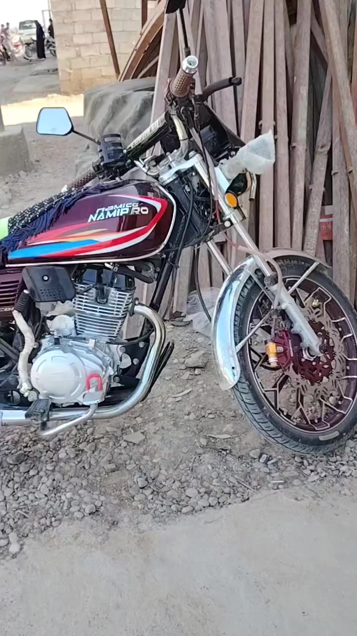 سلام وعليكم دراجه البيع موديل 2025وراق كامله محرك ما مفتوح على وضع شركه 5كير سعر 825 وبيهة مجال مكاني جلولاء ***********
