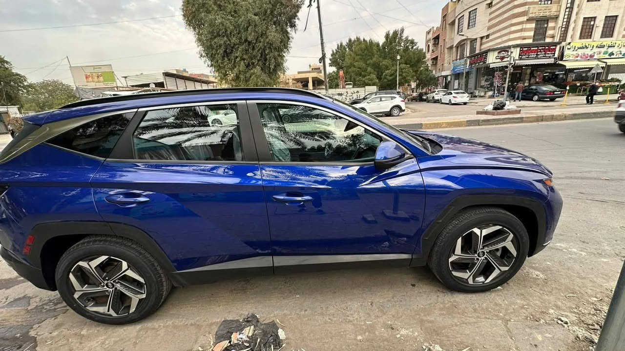 السلام عليكم 
 (( مكلف بالمنشور )) 
————————
للبيع 
توكسان 2022 
وارد امريكي 
ماشيه 81  
——————————————-
فول مواصفات 
بصمه  + بصمه أبواب 
فتحه سقف 
شاشه كبير 
كامره خليفة 
كشنات جلد حضن 
كشنات تدفئة تبريد 
كشنات كهرباء 
اشاير مري 
رادار امامي خلفي 
رادار جانبي 
تحديد مسار
شحن وايرلس 
حساسات خلفي 
بجم زنون كامل نهار 
تبريد قطعتين 
تبريد بيانو منفصل 
سستم صوت كامل هارمان كاردون 
تحكم ستيرن فول 
جنطة كهرباء 
قياده آليه 
اربع انظمه قياده 
—————————————————————-
 السيارة امريكي 
(( حادثه بنيد بنيد فقط ))
(( بدون ايرباك ))
(( وبيه بارد بالصندوق )) 
(( سحبه مال كارت جهة عكس السايق غير هذا السيارة مكفولة ))

———————————————————————-
مكانه :- بغداد الاعظمية 
السعر :- 190  بيه مجال
الرقم:- ‭0775 037 4330‬
