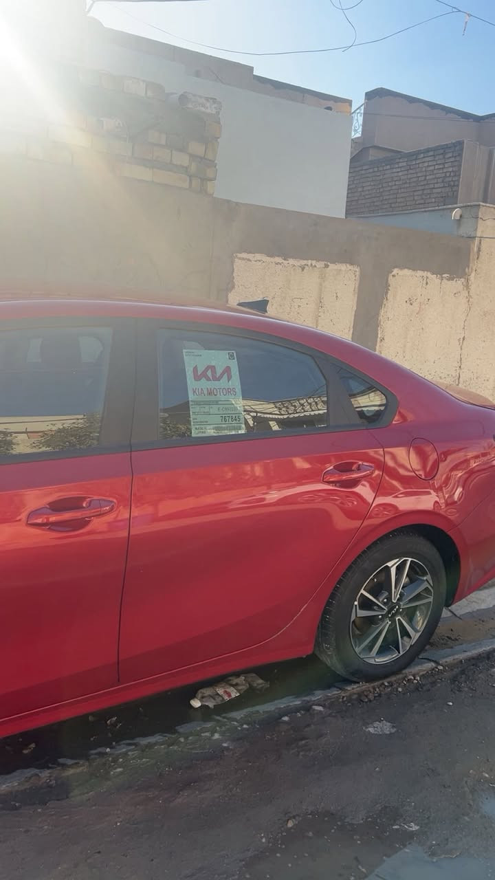 (السلام عليكم)
فورتي 2024للبيع 
السياره جديده ماشيه. 22m
شاشه ابل كار بلاي
تحكم ستيرن جهتين
مثبت سرعه
تحديد مسار
قياده ذاتيه
ويل كب 
توقف ذاتي
ترقيم يوم 5/11/2025بشهر ١١ترقمت
اللون احمر كرزي
شاشه اعطال 
ايرباك ستيرن طاك وراجع
السعر 153وبيها مجال بسيط
***********
