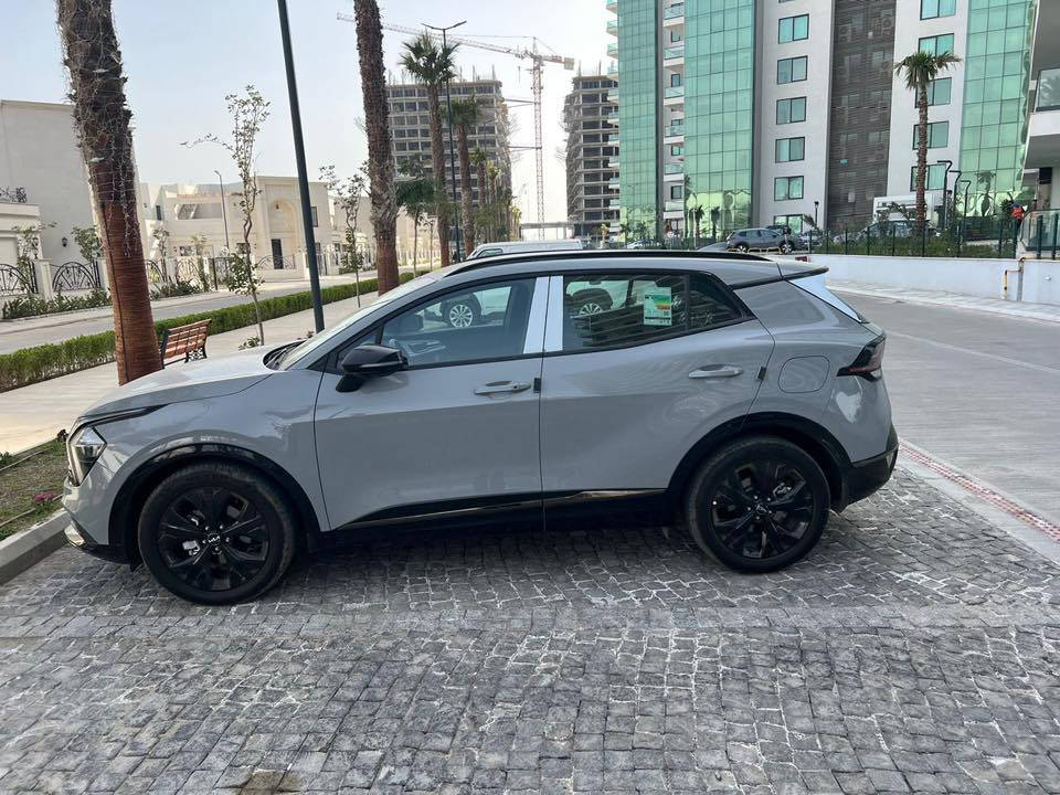 كيا سبورتج خليجي  بلاك ادشن فول بدون بانوراما 2025 رقم اربيل
:

داخل جلد اسود وزيتوني وباقي المواصفات بالصور واضحة 

كشنات تدفئة والامامية كهرباء مقعدين

السيارة موديل 2025 زيرو ماشية 2800 كيلو  فقط

السعر 245 ورقة 

مكان السيارة بغداد / حي الخضراء

بيها خدوش بسيطه بالدعامية موضحه بالصورة

للاتصال / ***********
