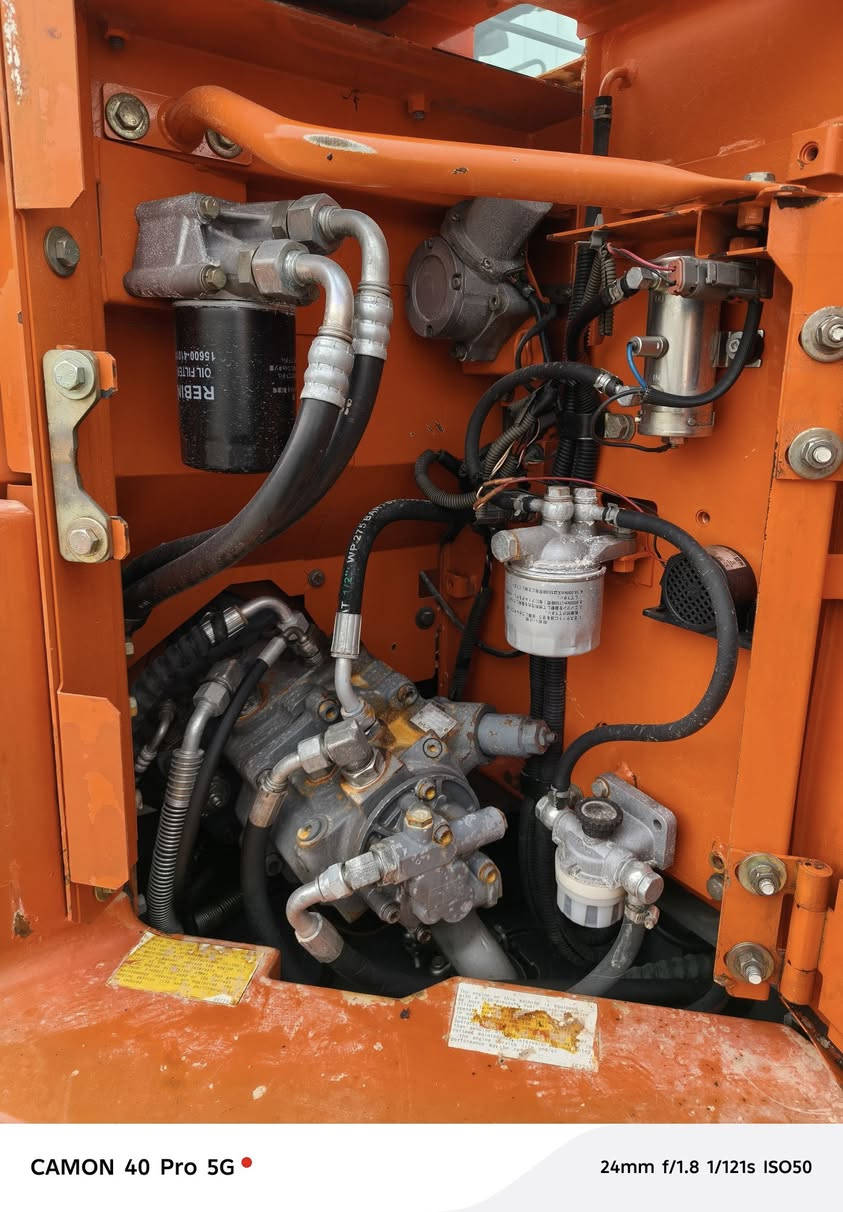 سلام عليكم حفاره هيتاشي حجم 85موديل 2008 الحفابشرت پمپ كونترول مكينه مزبوت رقم سليماني تحويل مزبوت 300وبيه مجال ***********
