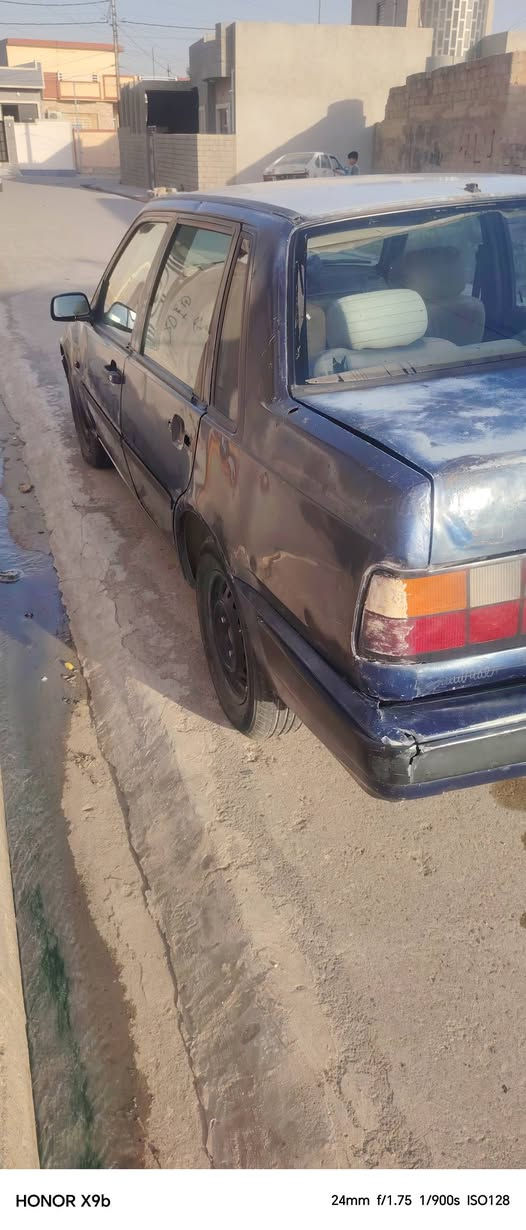فالفو موديل 93 بدون ضرر وضع شركه لا صبغ ولا ضربة 
سنوية ضايعة  صاحبها بدهوك بيها وكالة شمالية السعر 10مكلف بل النشر خابر وتدلل مكاني موصل 
***********
