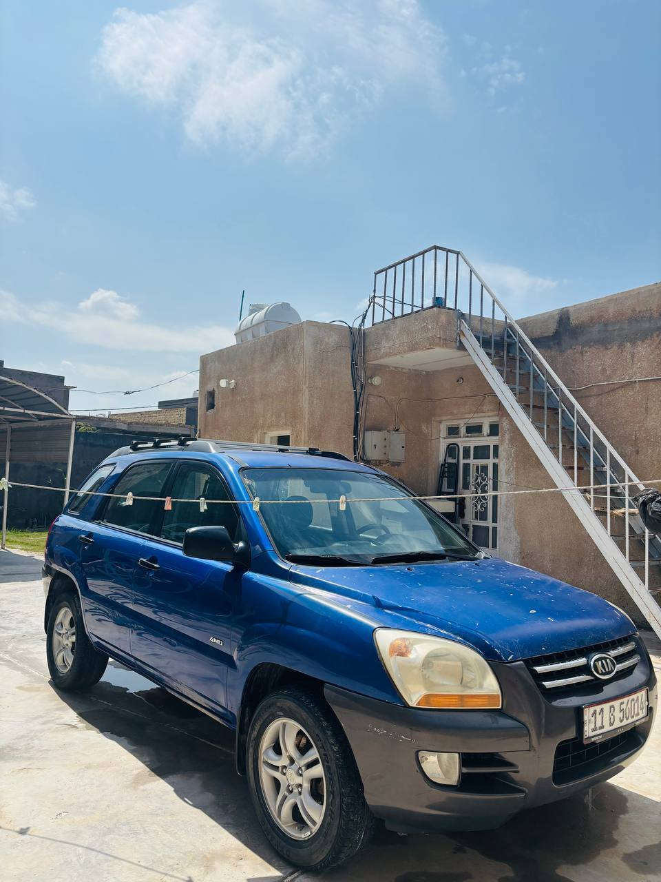 السلام عليكم 
سبورتج 2007 وارد امريكي السياره جاهزة من كلشي 
باسمي مداور بنفس اليوم شرط 
بيها صبغ بالجاملغات الاماميه من أمريكا يعني بدون ضربه 
المكينه بيها بخار 
السعر 97 وبيها مجال للشراي 
للاستفسار ***********
العنوان النجف الاشرف قضاء المناذرة
