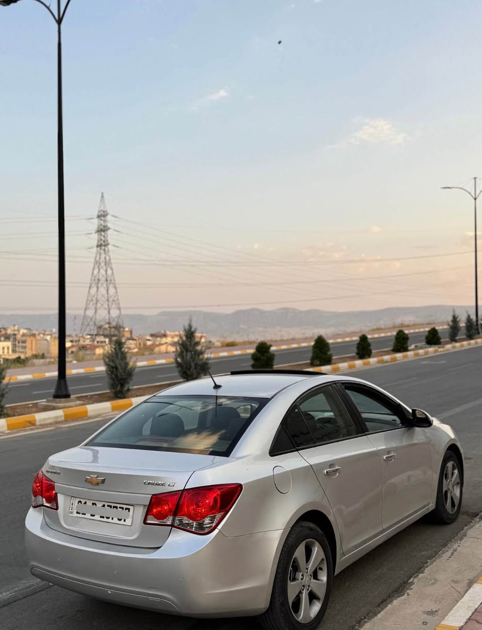 بەناوی خودای گەورە و میهرەبان 
شۆفرلێت کروز مۆدیل (2010)
ڕەنگی سلفەر ، فول مواصەفات ، سلاید و شاشە ئایپاد و ٤ جام کارەبا و ، گێر ئۆتۆماتیک و عادی ، ٥ ویل کەپ ،بلاجکتۆر 
سەنەی و ژینگە و ڕێگاوبانی تازەیە تا 2031 
گێر و مەکینە بیلاد ئۆپترایە ، 1.6 
چوار تایەی لۆکی بۆ بەستراوە ، ڕۆنی مەکینە و هایدرۆلیکی گێری تازە گۆراوە ، دینارێک مەسرەفی تیانیە ماڵی دۆستە 

گێر و مەکینە و کارەبایی مەزبووتە بەشەرت ✅

بە نسبەت بۆیاخەوە ، سەیارەکە بێ بۆیاخە ، بێ کرانەوە ، بێ تەرزە ، بێ پارچەگۆراو ، تەنها ٢ پەلە PDR بچووکی هەیە 

ڕەقەم موبایل , ***********
شوێن سلێمانی 
نرخی ٧٢ گەڵا و معامەلەیەکی کەم السليمانية, العراق
