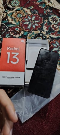 من بعد السلام موبايل ريدمي 13 ذاكره 256 رام 8+8 السعر 220 وبي مجال قلي...