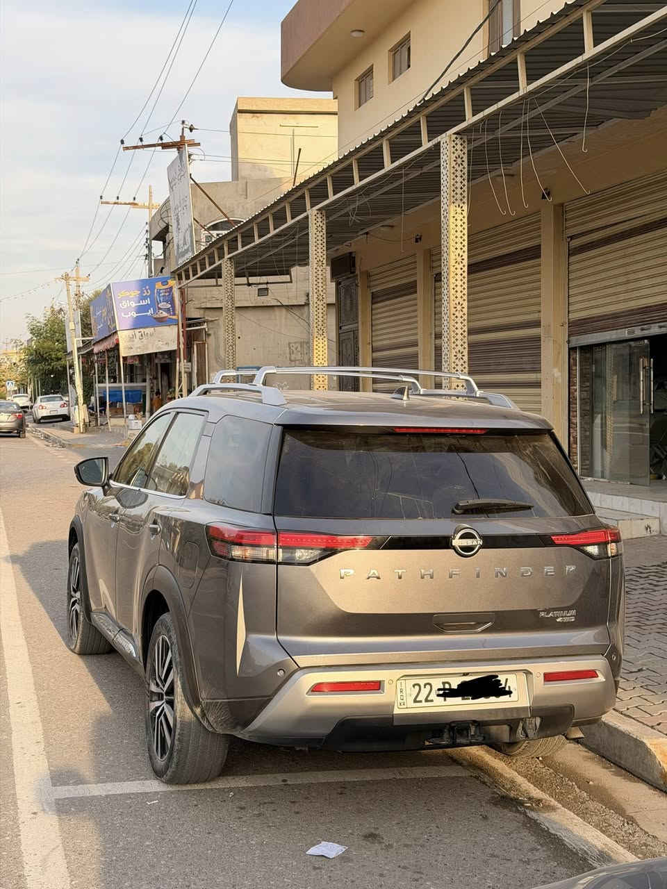 نيسان باثفايندر 2023 بلاتينيوم للبيع
• اللون  نفطي ضرر (بونيد وجاملغ بارد )
مواصفات فول 1/1 
السعر 305 $ 
مكان السيارة كركوك 
صور الحادث ويه الصور منزلها 
اتصال ***********
