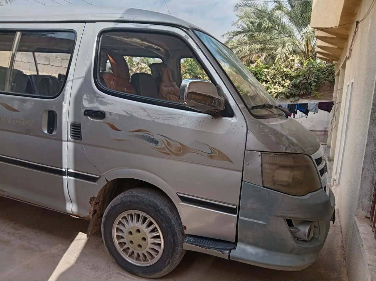 للبيع باص فتون موديل 2013 كير ومحرك بحالة جيدة جاهزة السعر 28 للاستفسار ***********
