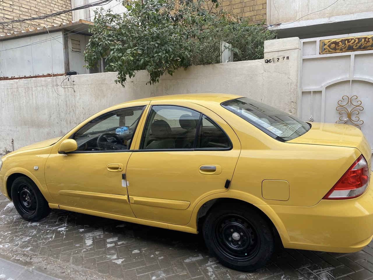 السلام عليكم ….
نيسان سني بدي كوري ( تكسي🚗) للبيع🎙️ .
⚠️موديل 2009
 بيها طخه  جاملغ خلفي وباب  بدون دواخل  ❗️
تبريد شغال ❄️ 
جام اوتو✔️
هيئة مصفره شهر ب شهر ادفعها ✔️. سياره بأسمي  رقم بغداد 🌆 
السعر : 80  وبيها مجال …🔈
📍مكاني : بغداد ( صليخ   ) 📍رقم الهاتف:📞:***********.
