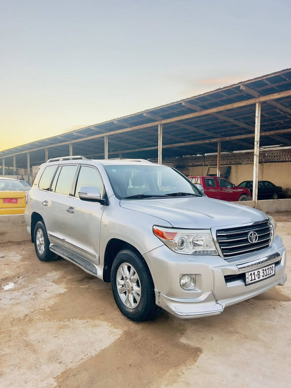 سلام عليكم للبيع لاندكروز بريم موديل 2010 كفاله عامه رقم بغداد بسمي سنويه ل٣٠ كير محرك حداديه كفاله كلها سياره جديده ماشيه. ٢٠٠ عنوان السماوه الرميثه السعر ٢٩٠ مراوس ترهم 
***********
