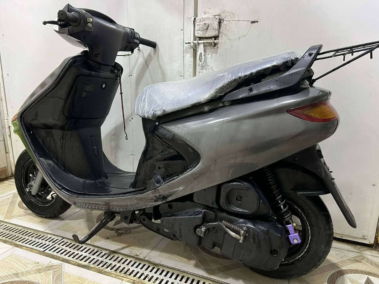 السلام عليكم البيع دراجة فراشه كهربايات شغاله الدراجه خير من الله مكينتهه نضيفه او ناعمه السعر ٣٥٠عنوان نجف حي العسكري كبل شارع السبيس يم صيدليت احسان كاضم ***********
