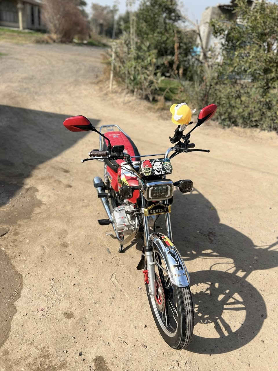 من رخصت صاحب كروب $!(
🏍️ للبيع أو المراوس: سيفان 2023 (الوحش الثقيل) 🏍️. 

السلام عليكم.. متوفر دراجة سيفان موديل 2023، المواصفات والترتيب كالتالي:

​الحالة العامة: باب أول، وزن ثقيل،

​المحرك: محرك نفخ، عزمة ونشاط توب التوب.

​الكهربائيات: شلع قلع شغالة 100% (ما تحتاج برغي).

​النظافة: الدراجة مرتبة ومنزلة وكاملة من كل شيء.

​💰 السعر وتفاصيل البيع:

​سعر البيع: 650 ألف دينار (وبيها مجال حك جيه).

​المراوس: أراوس ب دراجه تعجبني .

​⚠️ ملاحظة هامة جداً (للطيبين فقط):

​يا أهل الخير، السعر واضح والمواصفات واضحة. اللي يعجبه السعر  يجي خاص وما نقصر وياه، واللي ما يعجبه أو يشوف السعر "إيش دعوة" يرحم والديكم لا يعلق تعليق ما له داعي حتى ما يسمع كلام ما يرضيه. السوق قدامكم والدراجة 

​للتواصل والاستفسار:

📥 مراسلة الصفحة (خاص) - تعال وما نختلف إن شاء الله.

​تحياتي للجميع.. والي يمر يذكر الله ويصلي على محمد وآل محمد.

— مع ‏ابو رحيمه 🚀✨‏.


**إذا كنت صاحب هذا الإعلان وتريد حذفه لأي سبب، رجاءا أرسل رسالة إلى الدعم الفني**