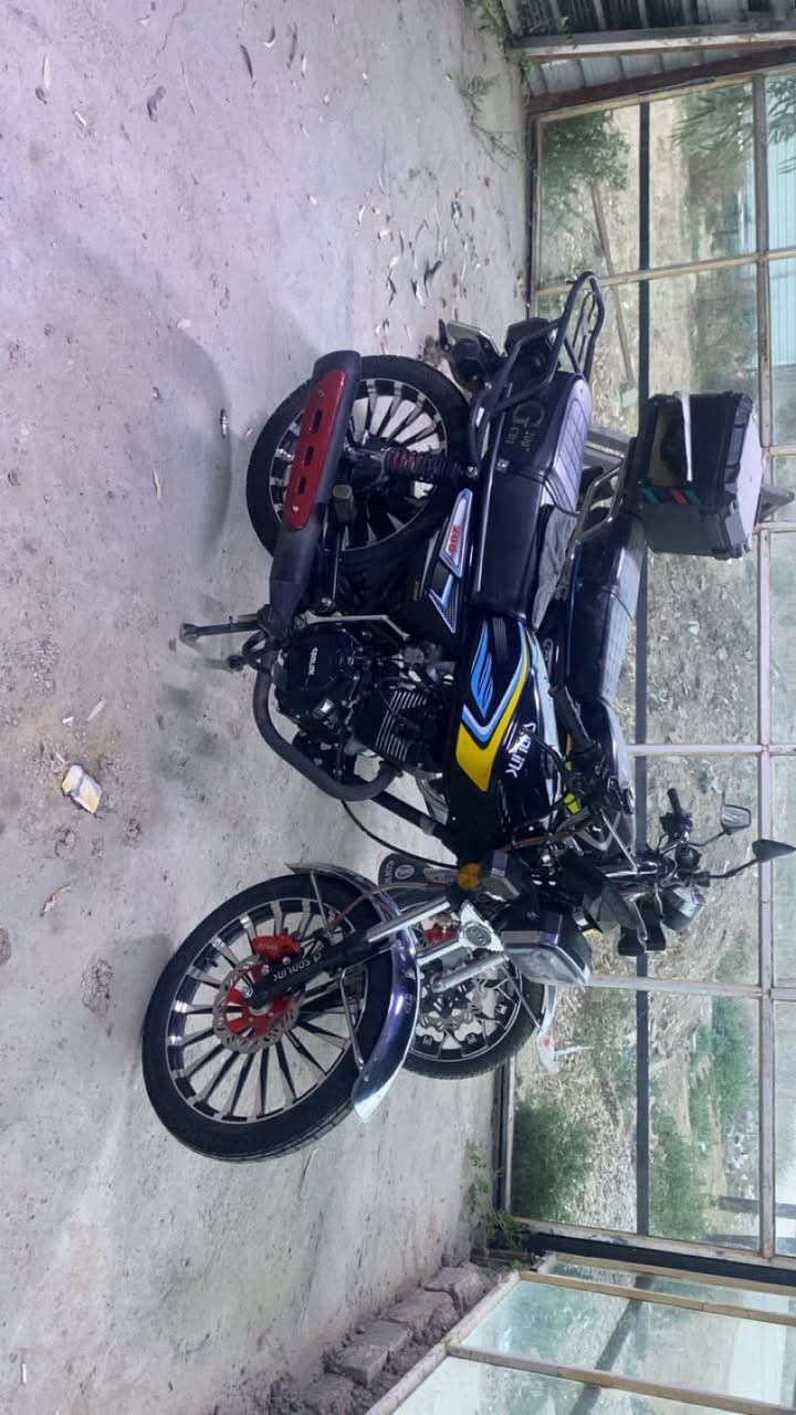 سلام وعليكم دراجه سونك موديل ٢٥ كفاله عامه برغي مامفتوح بيهه ماشيه قليل أوراق 
كامله محرك ٢٠٠  سعر ٨٥٠ بيهه مجال قليل العنوان بغداد اليوسفيه 
الاستفسار ***********
