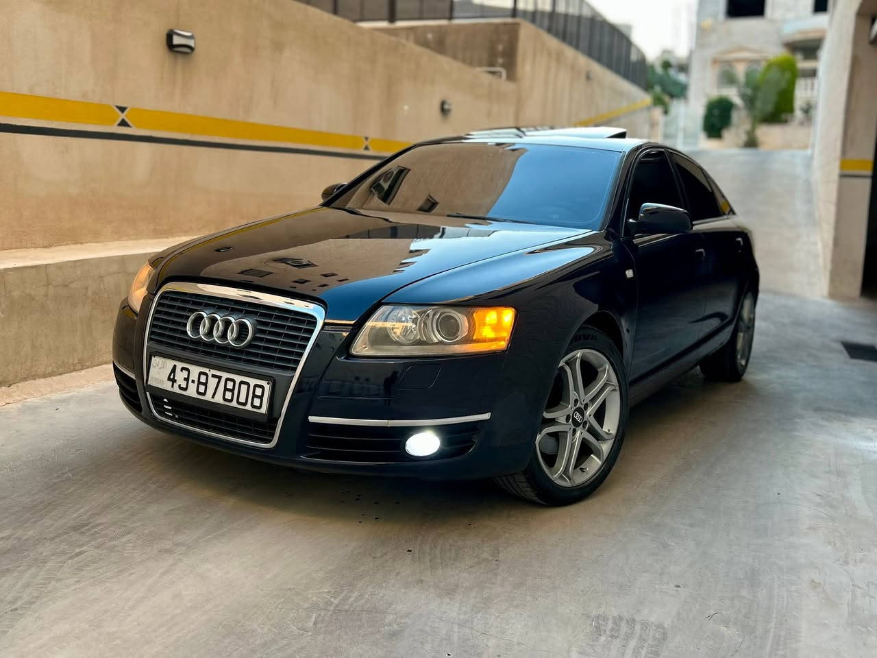أودي A6 (2006) فحص كامل آعلى صنف 🔝
Audi A6 (C6 generation) 2006 ☑️
فحص السياره : 7 جـــٰـــيــــد ✅ بدون ملاحضات 
[ المحرك والجير ولا ملاحضه بلصلاة عالنبي ]
والميكانيك والكهرباء  ولا ملاحضه ]
 كلشي شغال ميه بالميه على وضع بلادها ✅
-
استخدام شخصي مالك تاني من الوكاله ♦️
 صيانه دوريه آول ب اول ♦️
التواصل : 0791792575

* دهان جديد  آلماني + نانو سيراميك للحمايه
* كوشوك نضيف 
* جنطات اصليه وكاله 
* نضام صوت اصلي مسستم . 
* نظام الدفع الرباعي
* نظام الشاشة والوسائط المتعددة المركزي
* تحكم. طاره شاشة معلومات . 
* التكييف مركزي حامي بارد ميه بالميه . 
* : تحتوي على برنامج الثبات الإلكتروني (ESP)، ونظام منع انغلاق المكابح ( ABS )
فتحه كرستال 3 حركات . 
كراسي كهرباء بالكامل + تدليك للكرسي كامل 
اضوية معدله زينون كشافات زينون
سياره بالصلاة عالنبي وربي يبارك. ل صاحب النصيب 
-
للمعاينه (  عمان المقابلين )
التواصل : 0791792575


**إذا كنت صاحب هذا الإعلان وتريد حذفه لأي سبب، رجاءا أرسل رسالة إلى الدعم الفني**