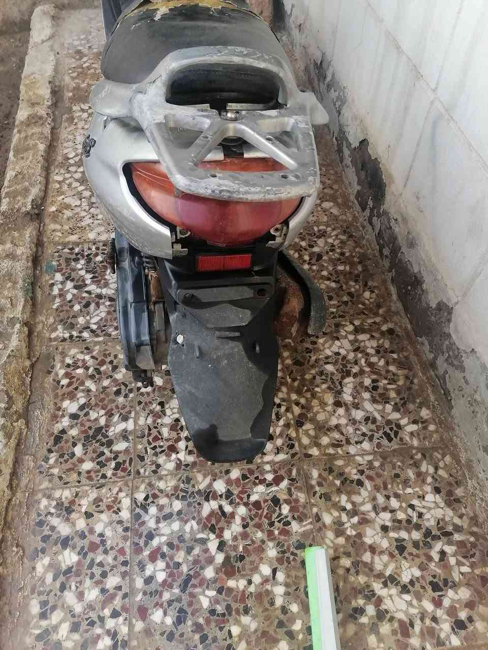 السلام عليكم
دراجة الكزز اللبيع متروكة
تابرات جدد
دبلات.جدد
صالنصة.اصلي
كابريتر.اصلي
كفر.اصلي
ابيع كوم حديد
السعر ١٢٠ قفل لاتسالني شبيهة مثل ماموجود بصورة
بابل بكرلي شارع المدرسةابن طاووس ***********
