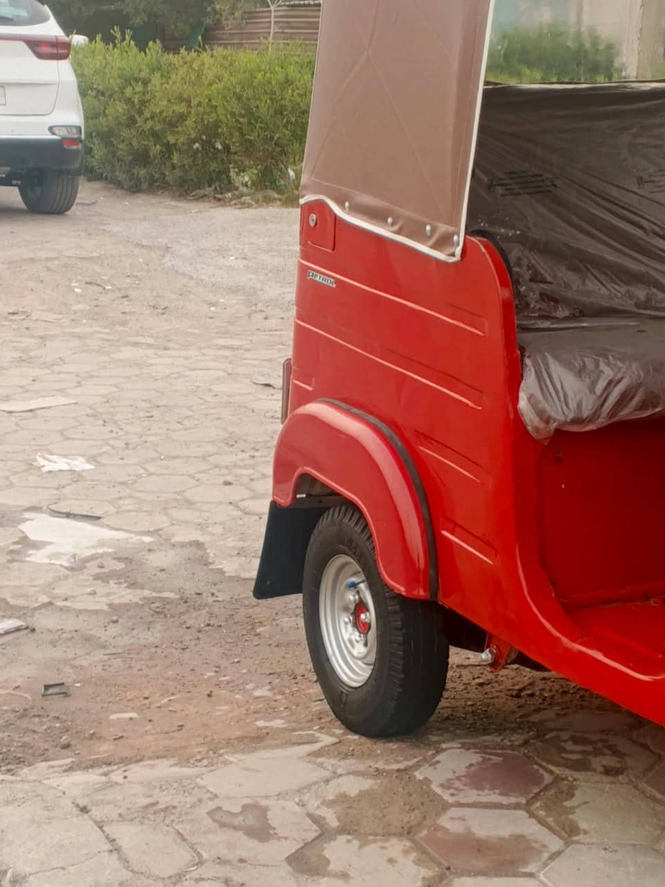 سلام عليكم تكتك موديل ١٨شهر١٢ كير مكينه اكسل خير من الله تخم تاير دوشمه جديدة جادر جديد مكينه لاتبخير ولا تنقيص قطره خياس مابيه صبغ عام جماليه رقم سنويه تحويل ثاني كهربيات كله شغاله كل نقص مابيه مكاني بغداد الغزاليه السعر ٥٢٠٠ وبيه مجال
***********
