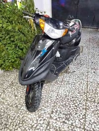 دراجة ماكس قجمه سلف هندر محرك حلو شلعه السعر 350 وبيهه مجال قليل مكاني...