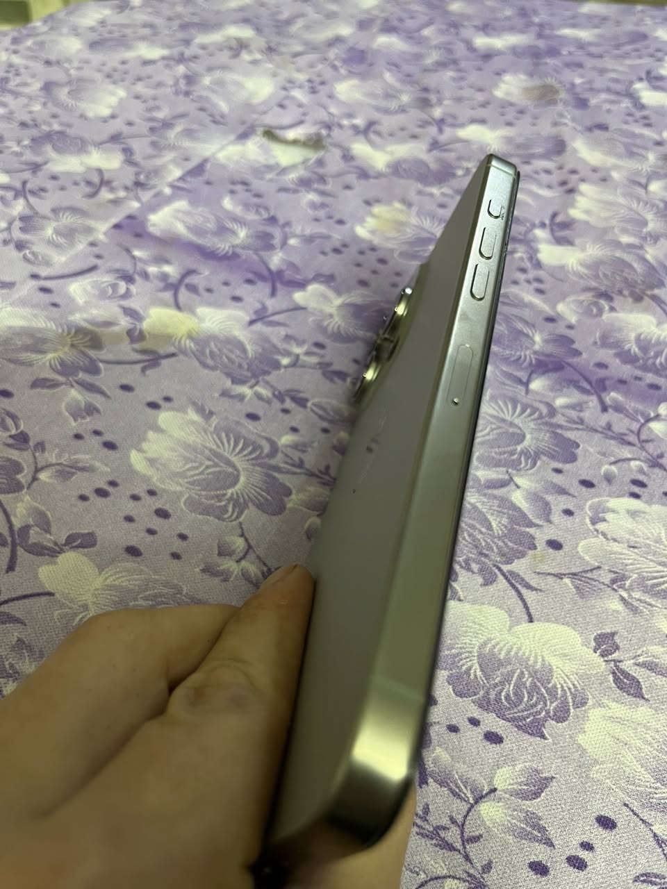 السلام وعليكم  بدون خاص رجااء ايفون ١٦برو ماكس  #مقفول ايكلود ذاكره ٢٥٦ شرق اوسط عدد ادورات ١٧٠ بطاريه ١٠٠ بلاديه مبدل شاشه جي اكس اصليه ماتفرق عن البلاديه  بيع او مراوس افضل مكاني بغداد. وسعر قيمو بلي يرضي الله جهاز بعده جديد بدون ملحقات***********
