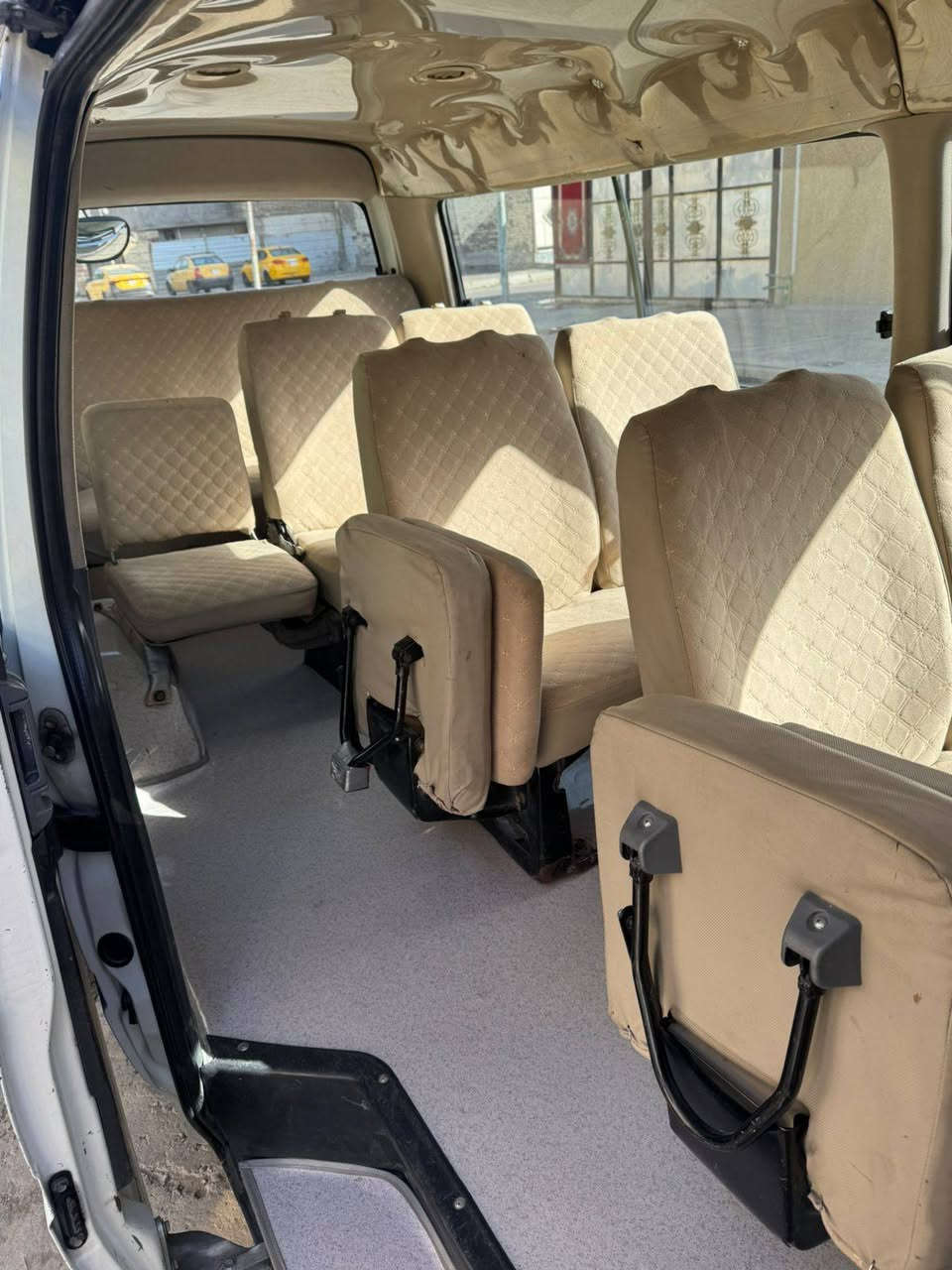 جنبي اج وان سياره مكفوله ماعدا الدواير مكينه كير اكسن خير من الله تحويل ثاني يوم السعر ١٠٥ وبيه مجال ***********
