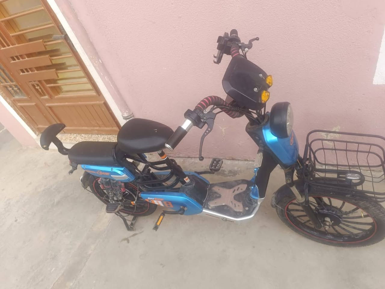 دراجه شحنه للبيع ***********
