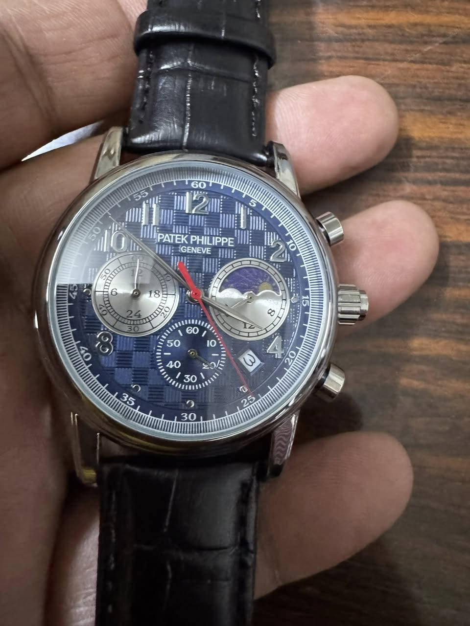 باتك فليب كوارتز قمري سناتر شغاله كونغراف ستوب وج


**إذا كنت صاحب هذا الإعلان وتريد حذفه لأي سبب، رجاءا أرسل رسالة إلى الدعم الفني**