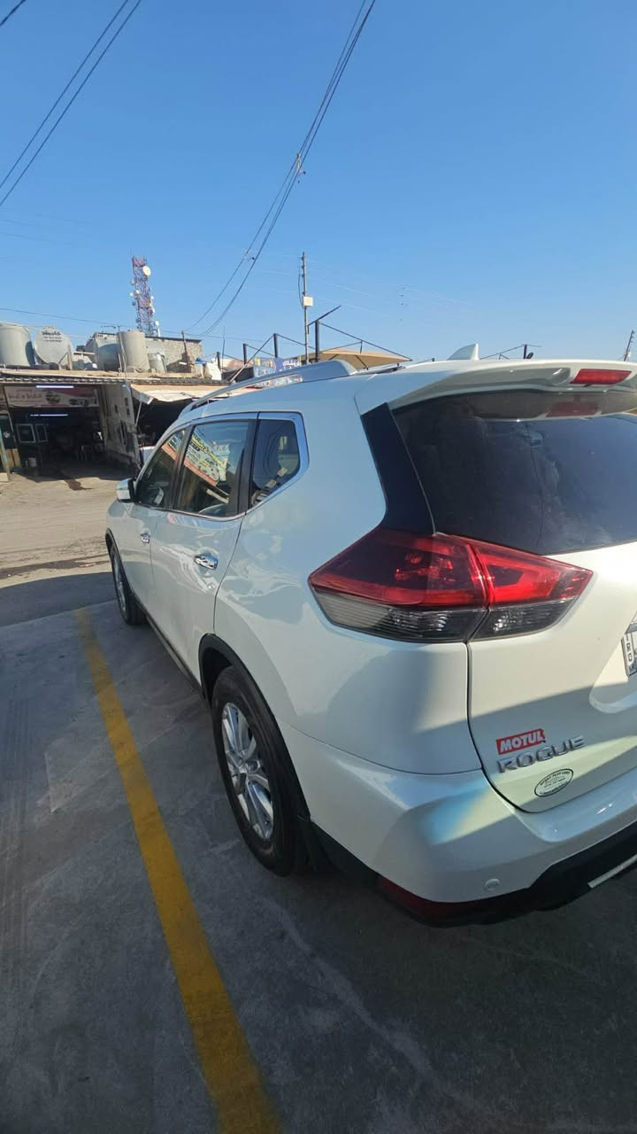‏‎السلام عليكم‏‎
‏ Nissan Rouge Sv
2019
 داخل اصفر مرغوب
‏‎  دبل الاكسل
‏‎السيارة ماشية:141 الف
‏‎ارباك بردة فقط 
‏‎حجر صالنصه رادارات بيلادى 
‏‎‏‎‏Eco _  Normal _ Sport : مود

‏‎مواصفات:
نوافذ خلفية مع ستائر
‏‎حساس خلفي و اتو بريك
‏‎بصمه و شغال
‏‎صندوق شفت كهربائي  
‏‎‏‎عينات رادار 
‏‎كشنات كهربائي 
‏‎كشنات هيتر      
‏‎تبريد مركزي 
‏‎‏‎شاشة كبير
‏‎گيجات كبير 
‏‎‏‎لايتات LED امامي
‏‎‏‎نظام توجيه السيارة بين خطوط الطريق (تحديد مسار)
‏‎‏‎كير و محرك بشرط بدون ادنى خلل 
ضرر: بابين مبدل شركة اصلي، جملغ امامي و نص جملغ خلفي صبغ، بدون دواخل

‏‎مكان السيارة: سليمانية، رقم سليمانية 
‏‎سعر : 165$ ومجال
 *********** السليمانية, العراق
